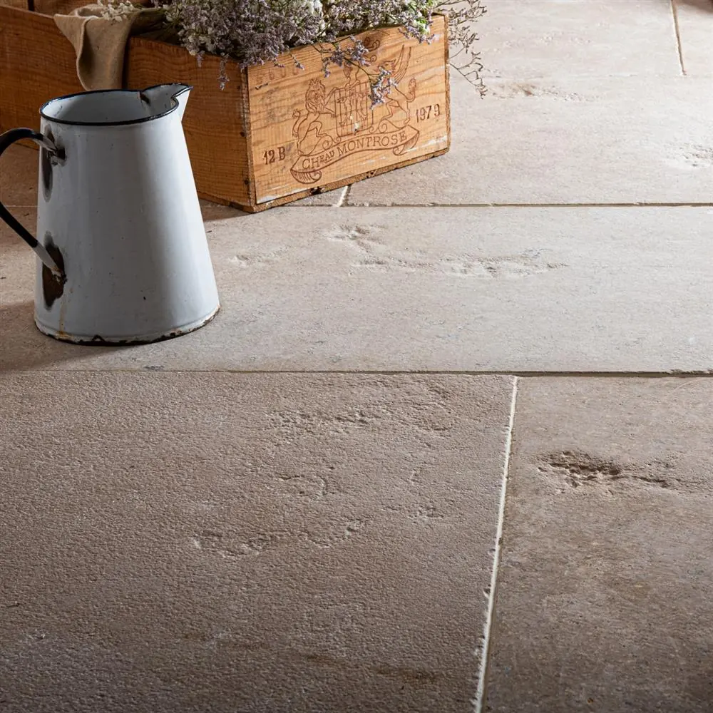 Manoir Rustique limestone floor